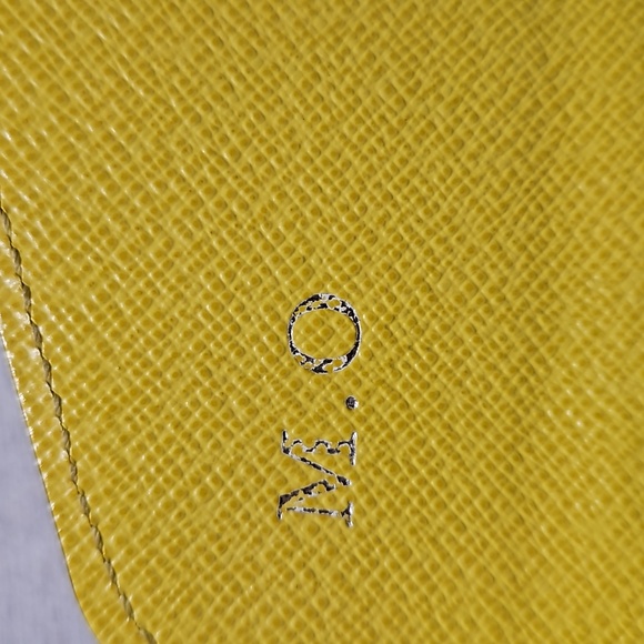 🥂SOLD🥂 Louis Vuitton Citron Epi Leather Bifold Wallet Silver w/Dustbag EUC - Picture 8 of 16